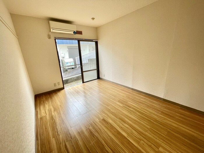 物件内観写真2　(居室)