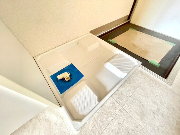 物件内観写真12　(洗濯機置場)