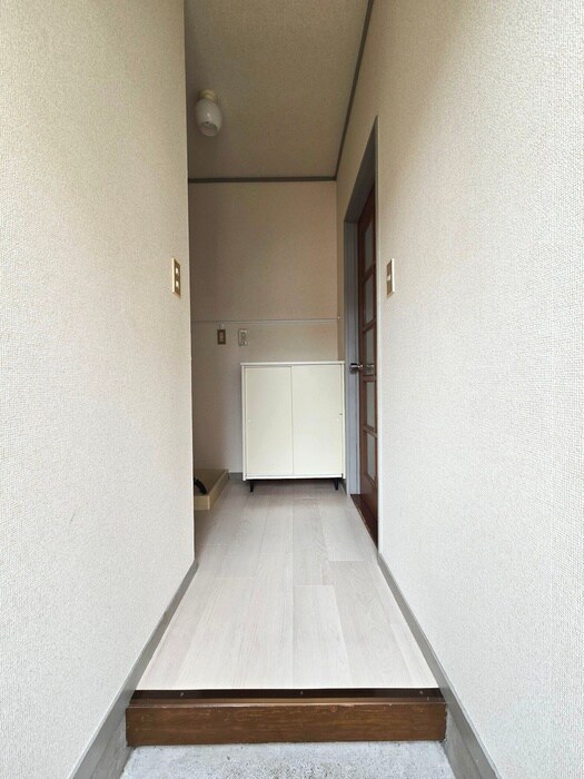 物件内観写真16　(廊下)