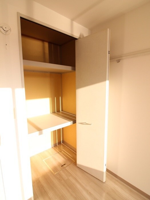 物件内観写真6　(収納)