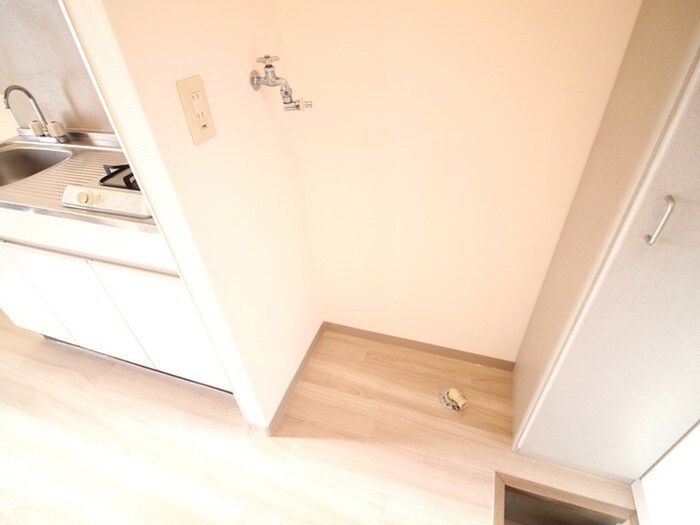 物件内観写真11　(洗濯機置場)