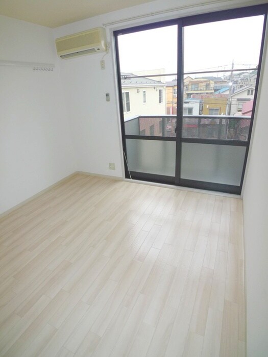 物件内観写真18　(室内からの展望)