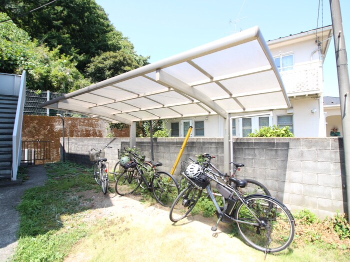 物件外観写真2　(駐輪場)