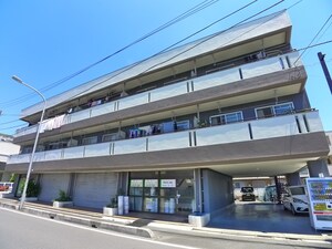ファーストマンション外観写真
