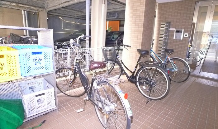 物件外観写真3　(駐輪場)
