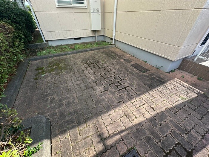 物件外観写真3　(駐車場)