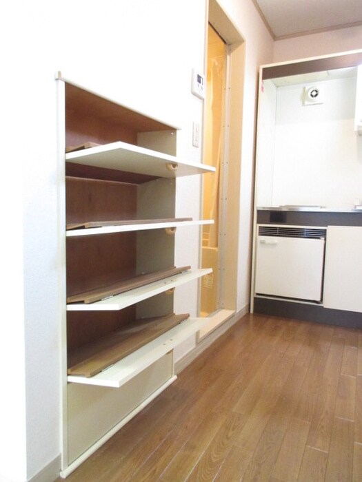 物件内観写真15　(靴箱)