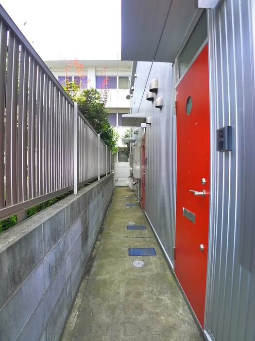 物件外観写真5　(エントランス部分)