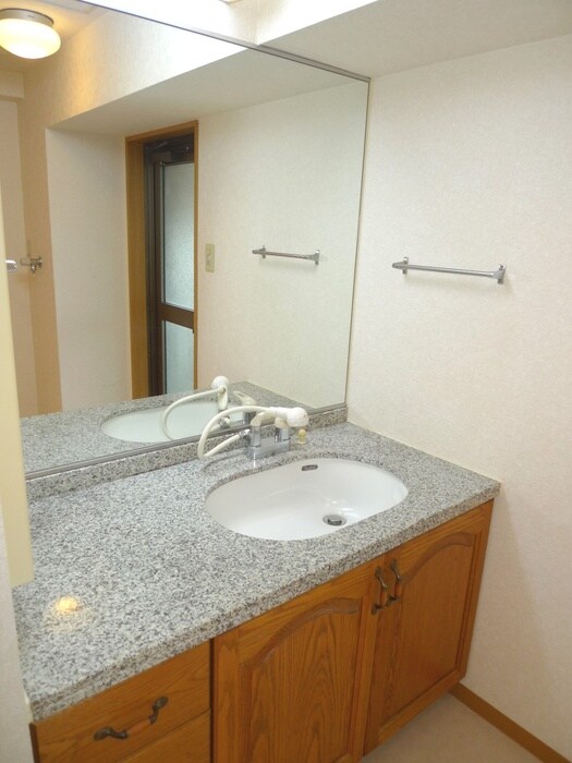 物件内観写真8　(洗面)