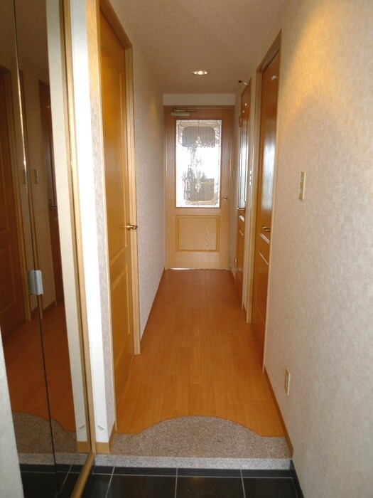 物件内観写真13　(廊下)