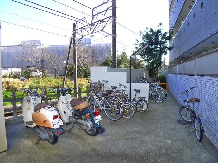 物件外観写真6　(駐輪場)