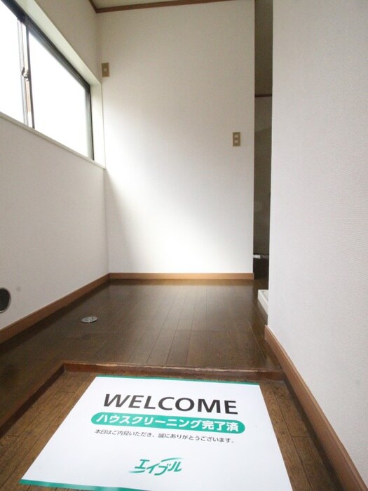 物件内観写真16　(玄関)