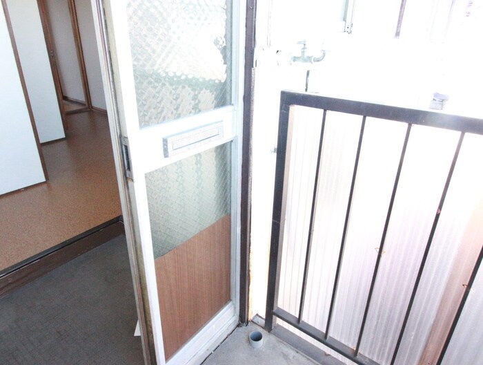 物件内観写真16　(洗濯機置場)