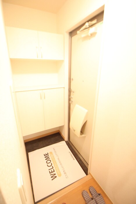 物件内観写真12　(玄関)