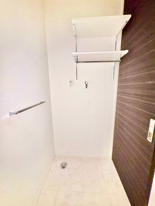 物件内観写真12　(洗濯機置場)