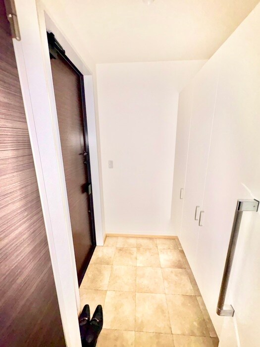 物件内観写真13　(玄関)