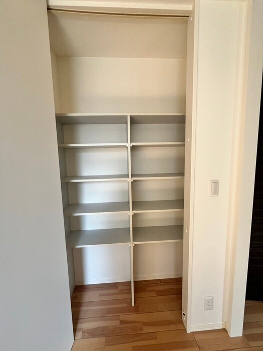 物件内観写真21　(収納)