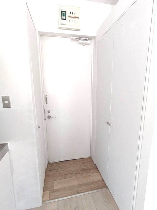 物件内観写真8　(玄関)