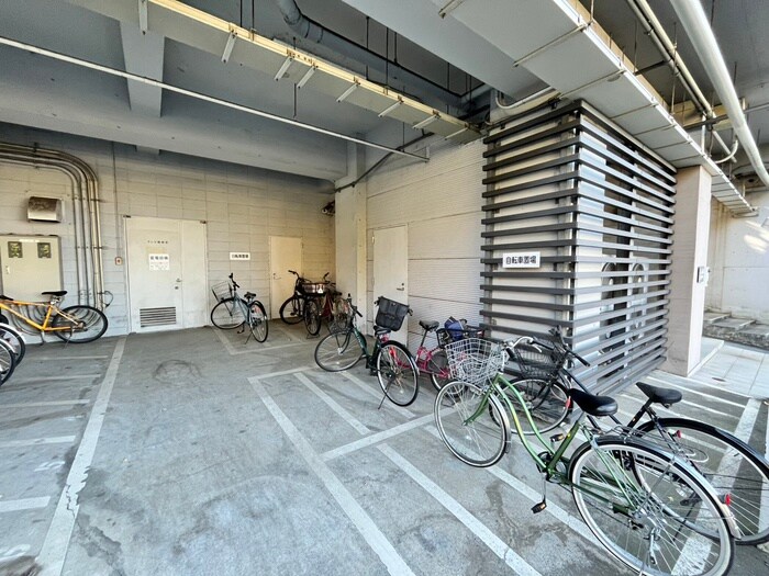 物件外観写真5　(駐輪場)