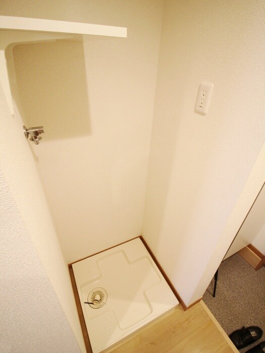 物件内観写真14　(洗濯機置場)