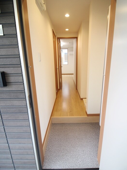 物件内観写真17　(玄関)