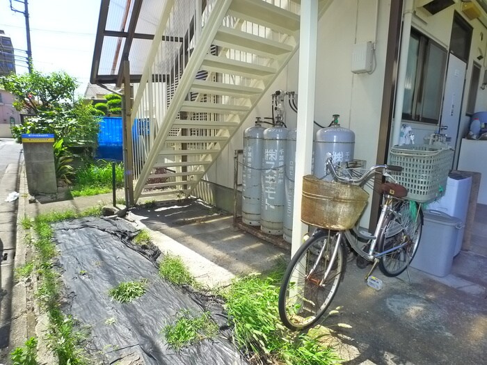 物件外観写真4　(エントランス部分)