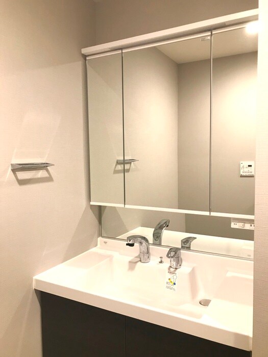 物件内観写真13　(洗面)