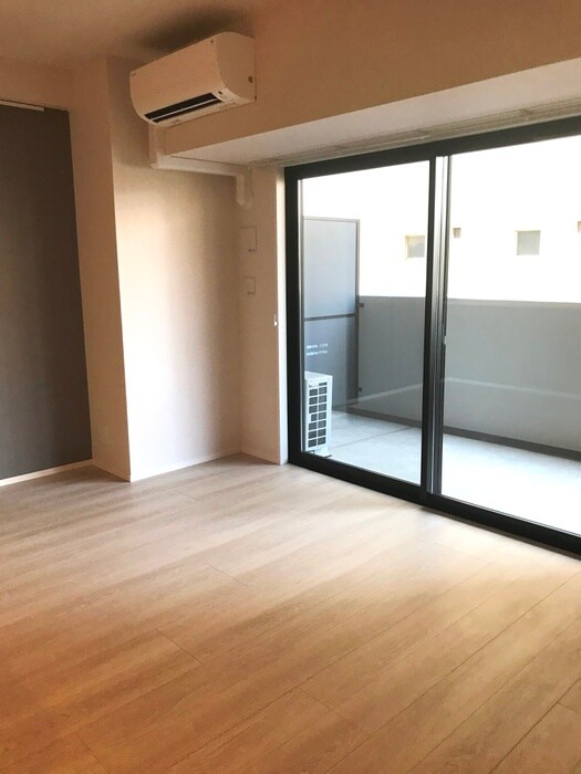 物件内観写真15　(室内からの展望)