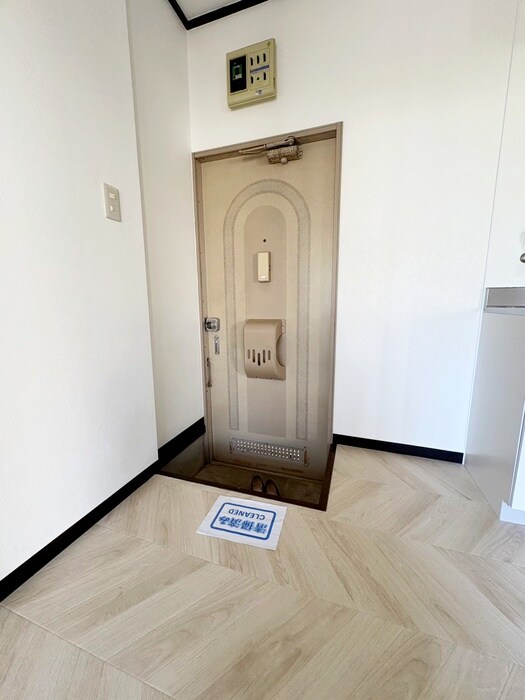 物件内観写真21　(玄関)