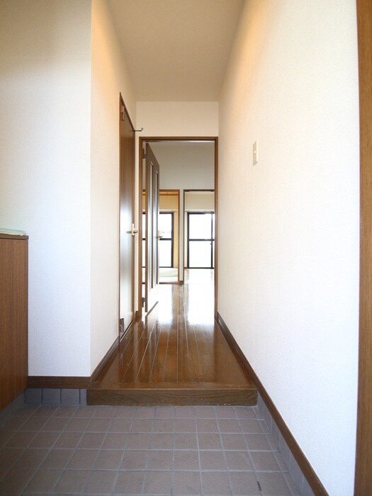 物件内観写真13　(玄関)