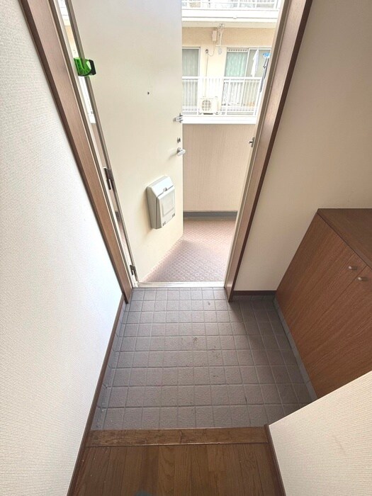 物件内観写真14　(玄関)