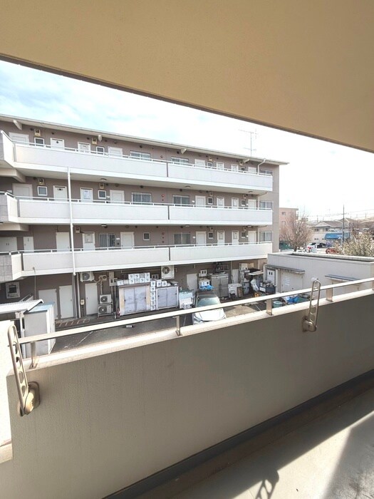 物件内観写真16　(室内からの展望)