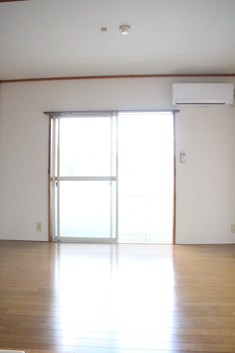 物件内観写真11　(室内からの展望)