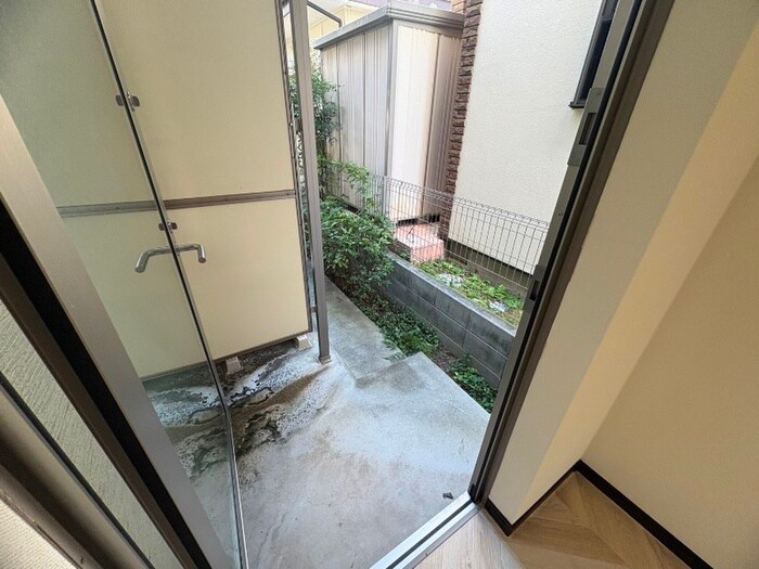 物件内観写真18　(室内からの展望)