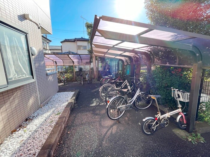物件外観写真5　(駐輪場)
