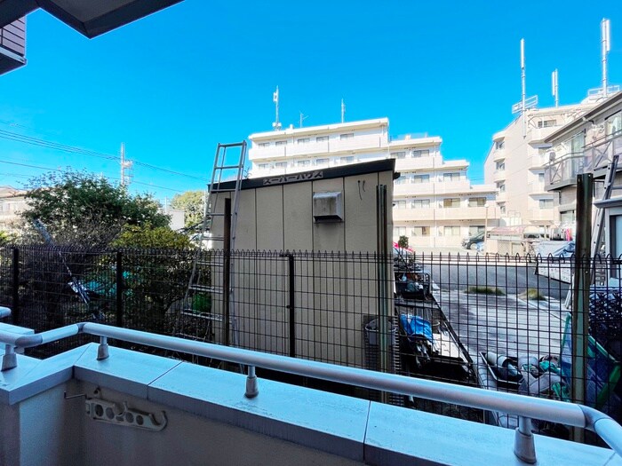 物件内観写真12　(室内からの展望)