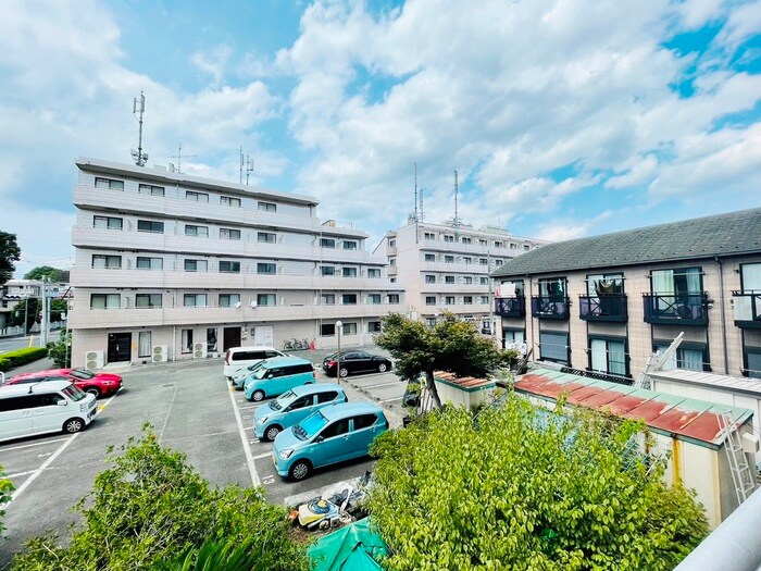 物件内観写真12　(室内からの展望)