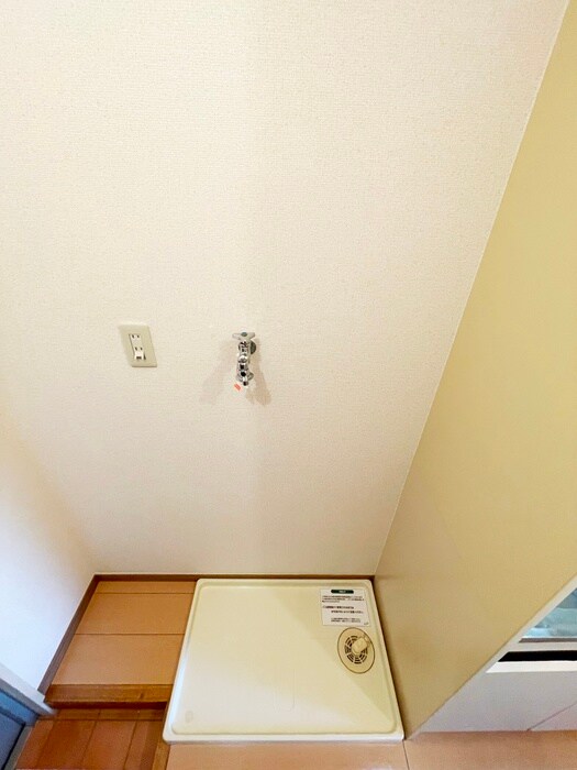 物件内観写真17　(洗濯機置場)