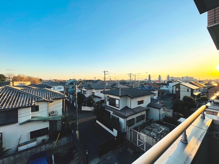 物件内観写真18　(室内からの展望)