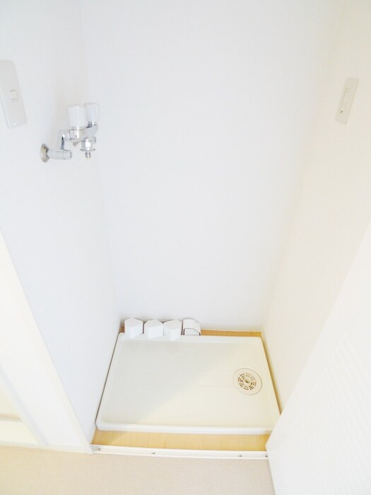 物件内観写真12　(洗濯機置場)