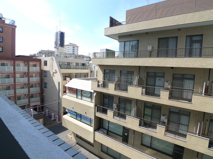 物件内観写真16　(室内からの展望)