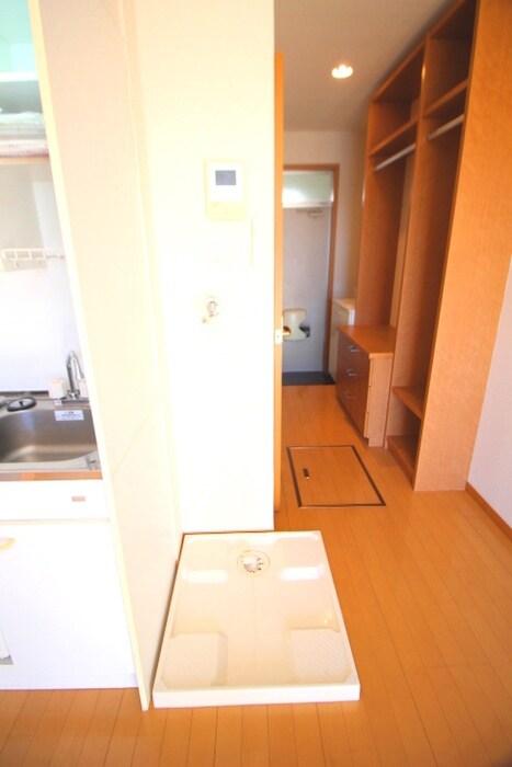 物件内観写真14　(洗濯機置場)