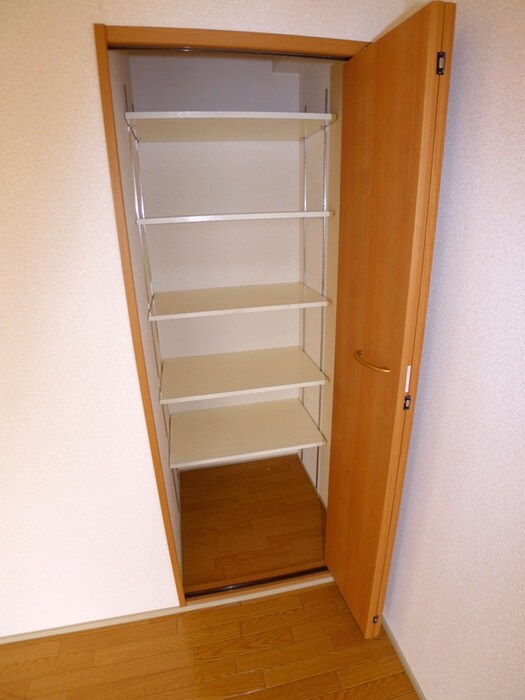 物件内観写真9　(収納)