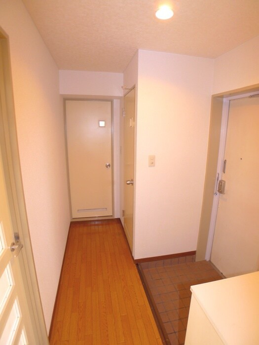 物件内観写真15　(玄関)