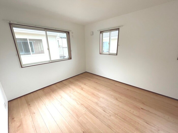 物件内観写真9　(居室)