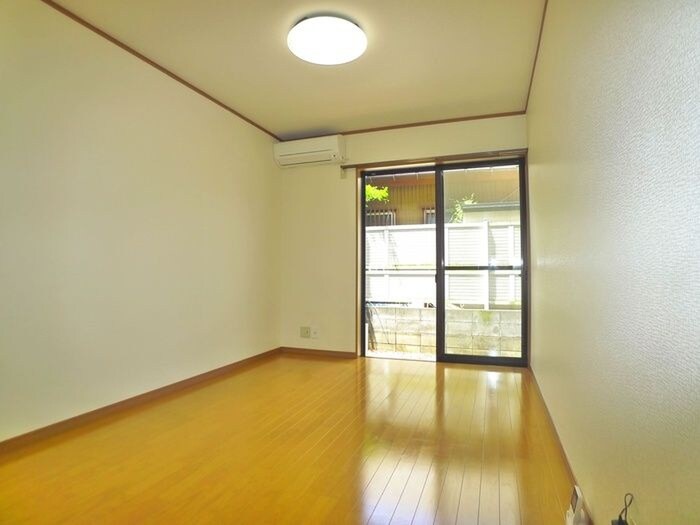 物件内観写真5　(居室)