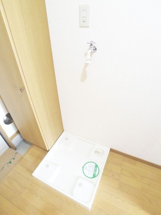 物件内観写真17　(洗濯機置場)