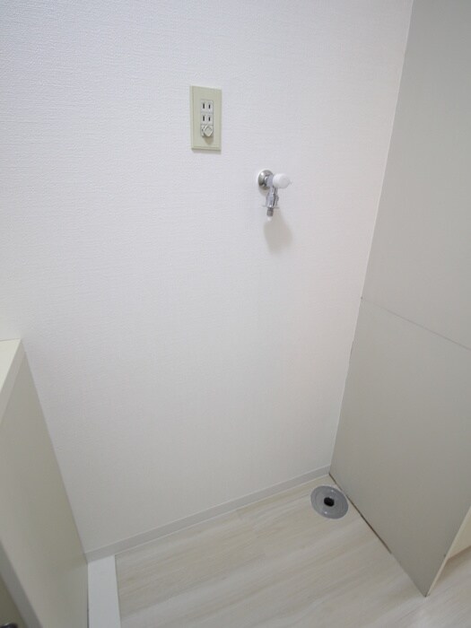 物件内観写真13　(洗濯機置場)