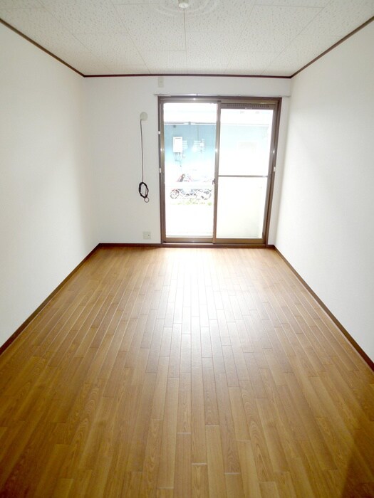 物件内観写真6　(居室)