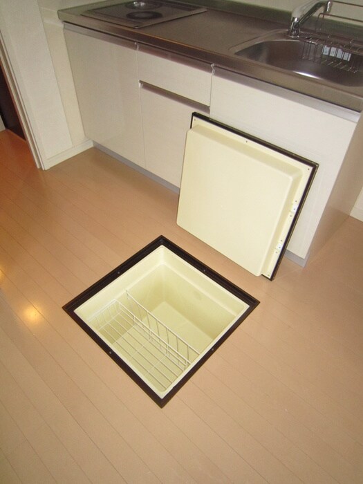 物件内観写真12　(収納)